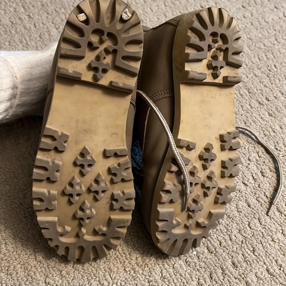 DLG Camel to Green Boot with Plaid Style on Back - Picture 8 of 8